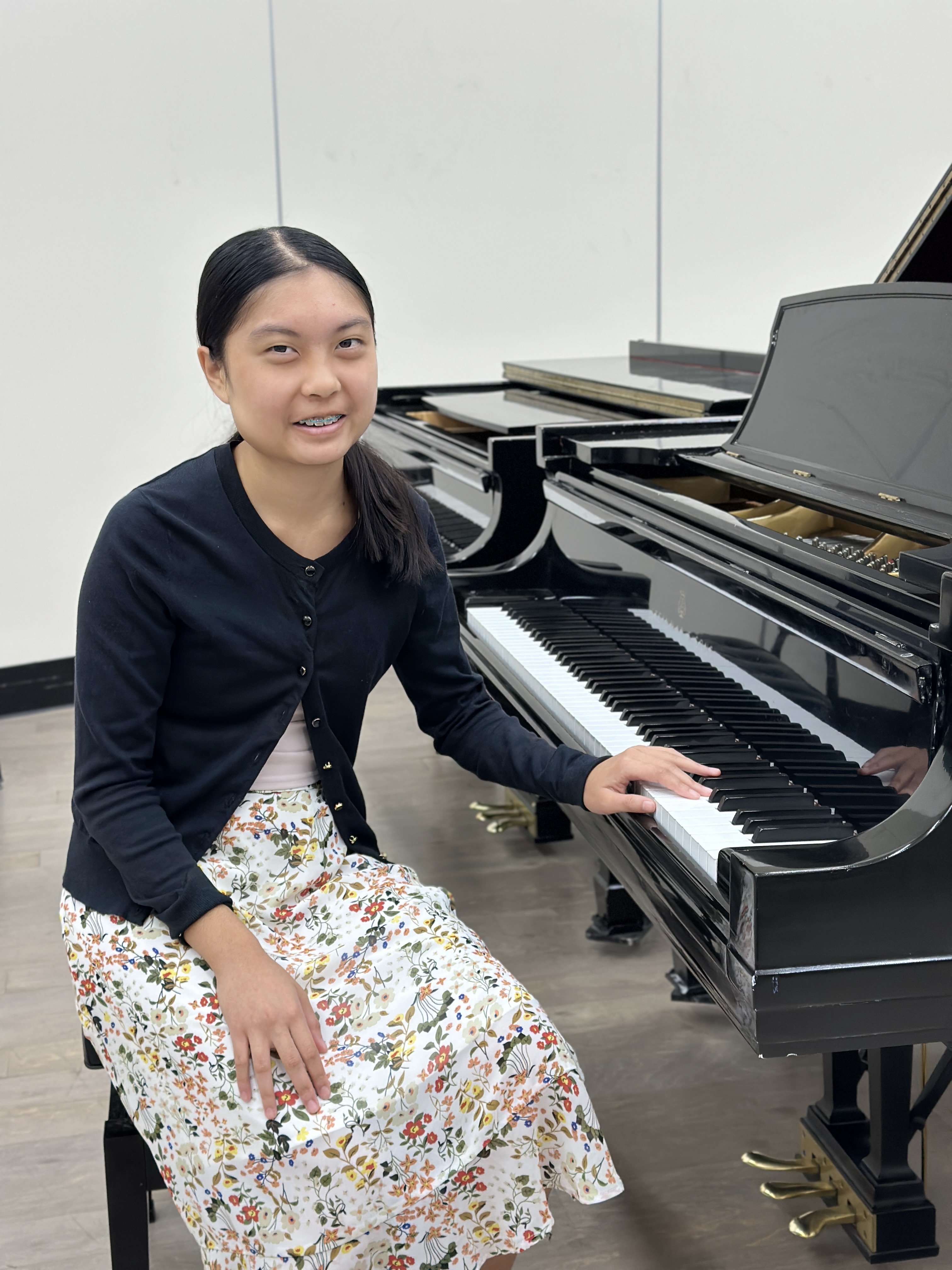 Laura Michelle Kay Pianist